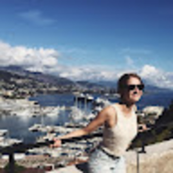 Meet your Posher, Kate - Picture 1 of 1